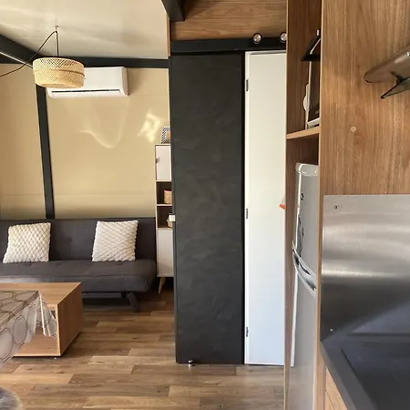 Mobil-home Recent A 300 Metres De La