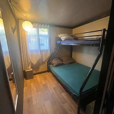 Kemping Mobil-home Recent A 300 Metres De La